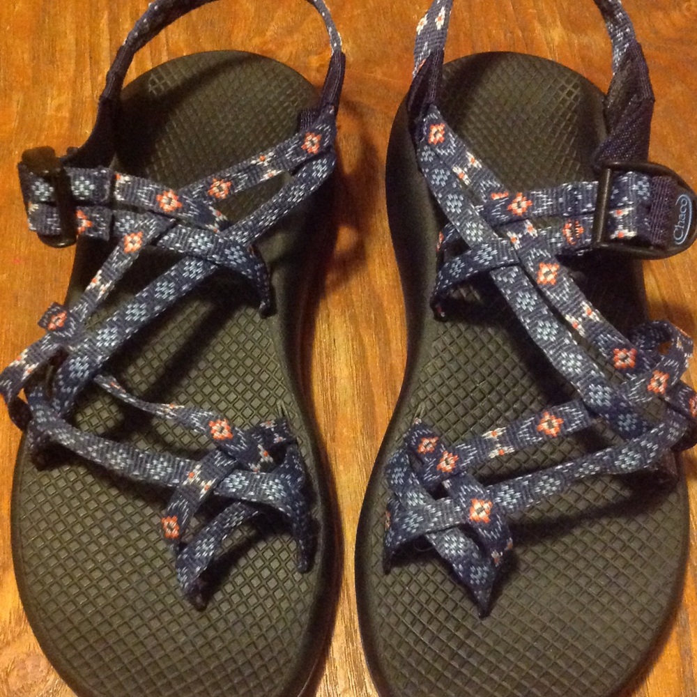 Women’s Chacos Size 8 Wink Blue
